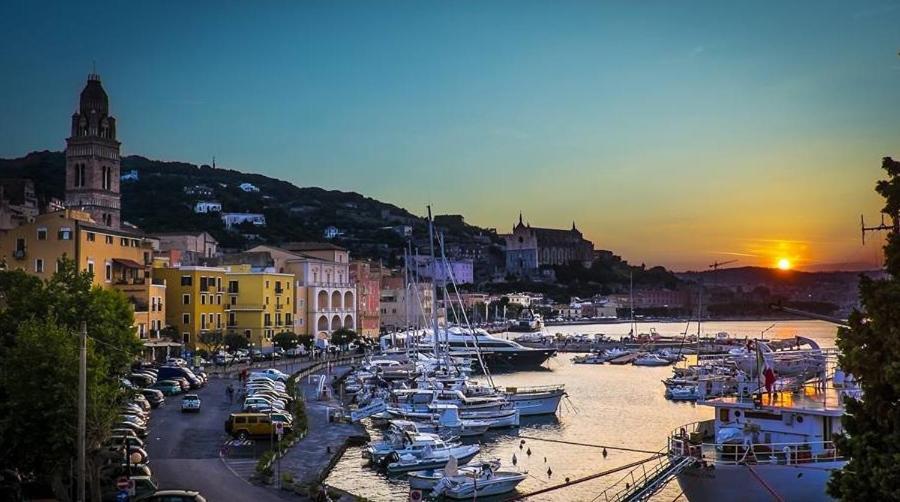 Oltre Il Mare Guest House Geata Exterior foto